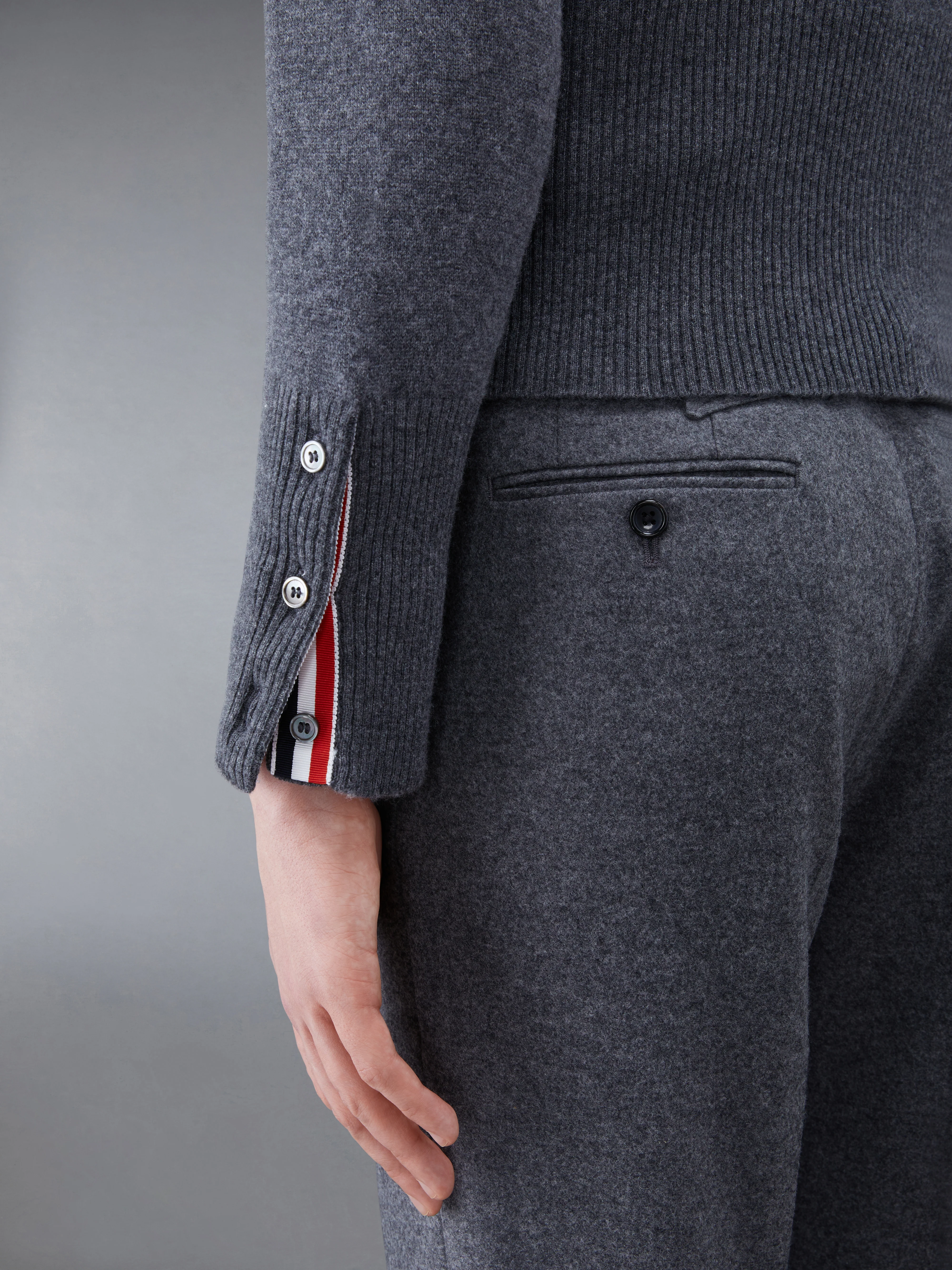 CASHMERE 4-BAR SHORT CREW NECK CARDIGAN - Image 6