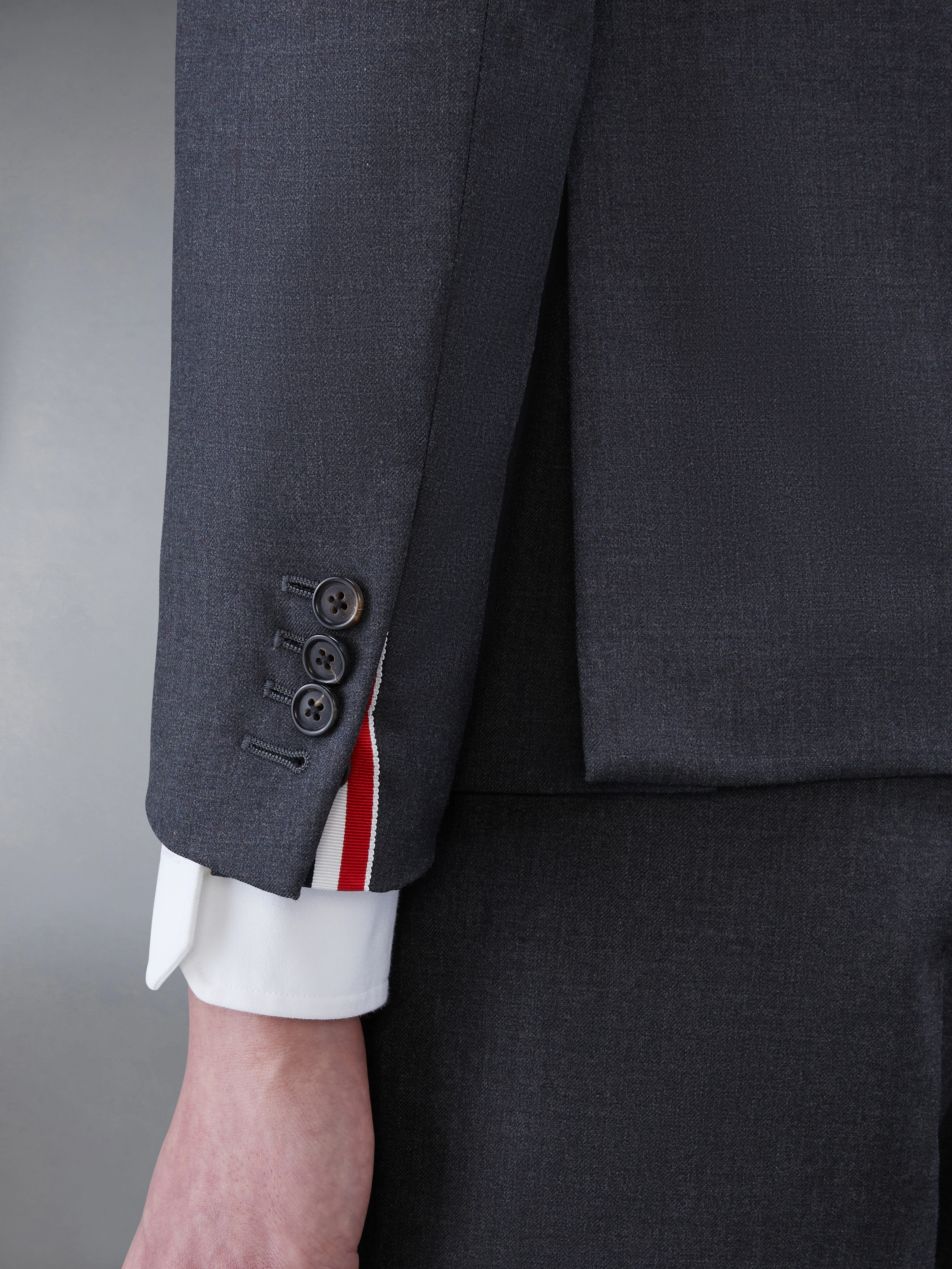 CLASSIC TWILL SUIT AND TIE - Image 4