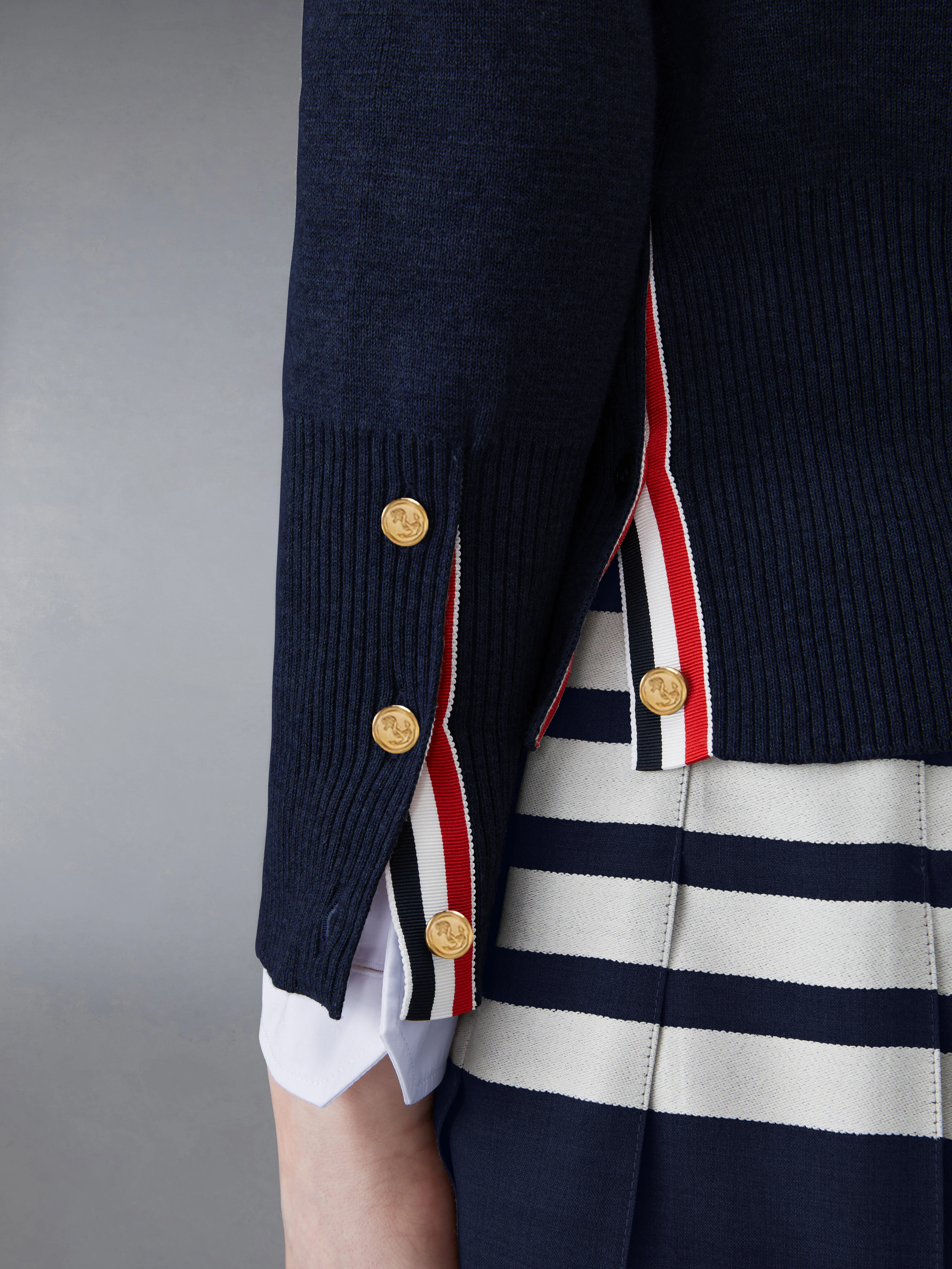 COTTON 4-BAR MILANO CLASSIC V-NECK CARDIGAN - Image 5