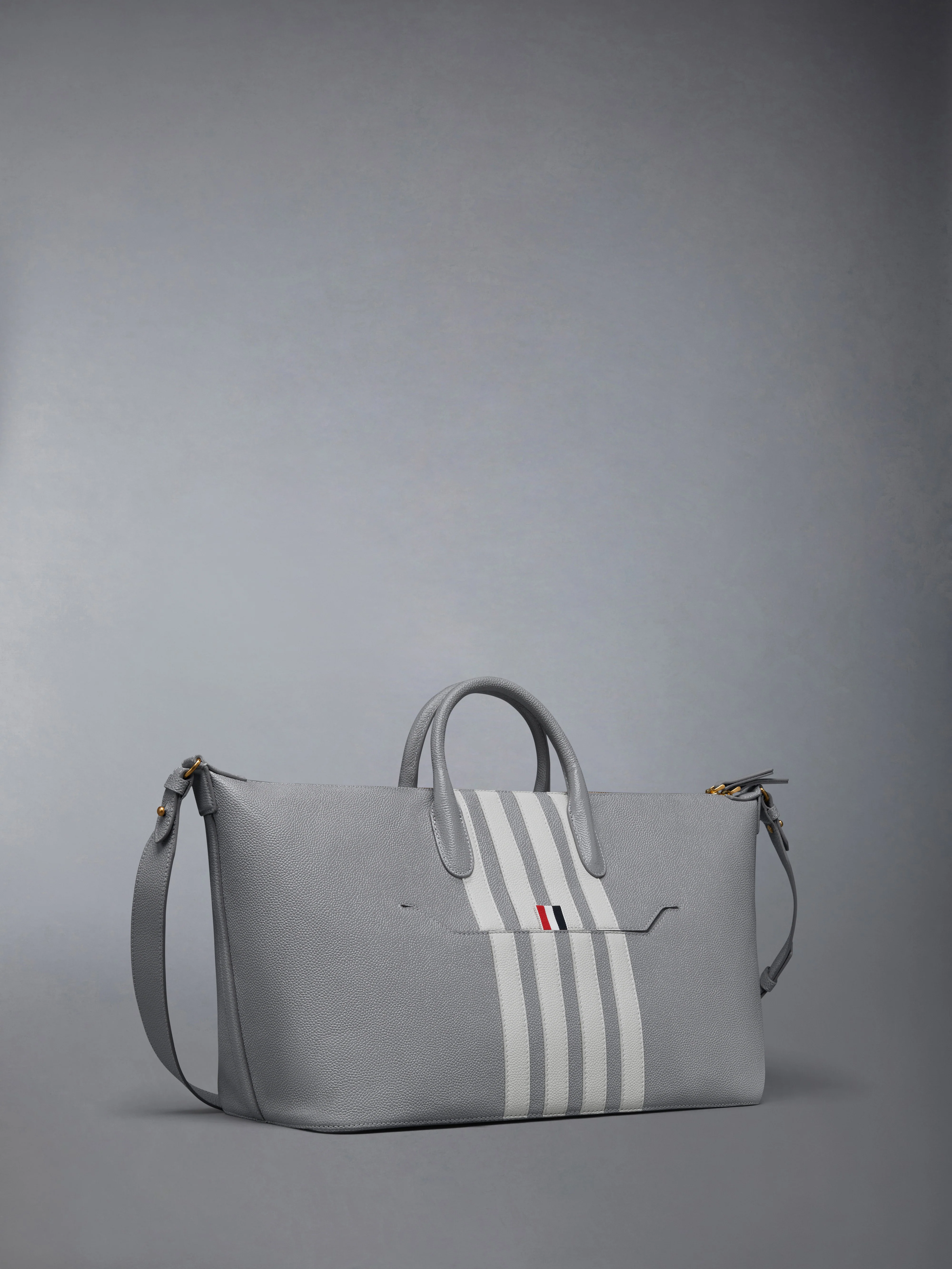 PEBBLE GRAIN 4-BAR MEDIUM DUFFLE - Image 2